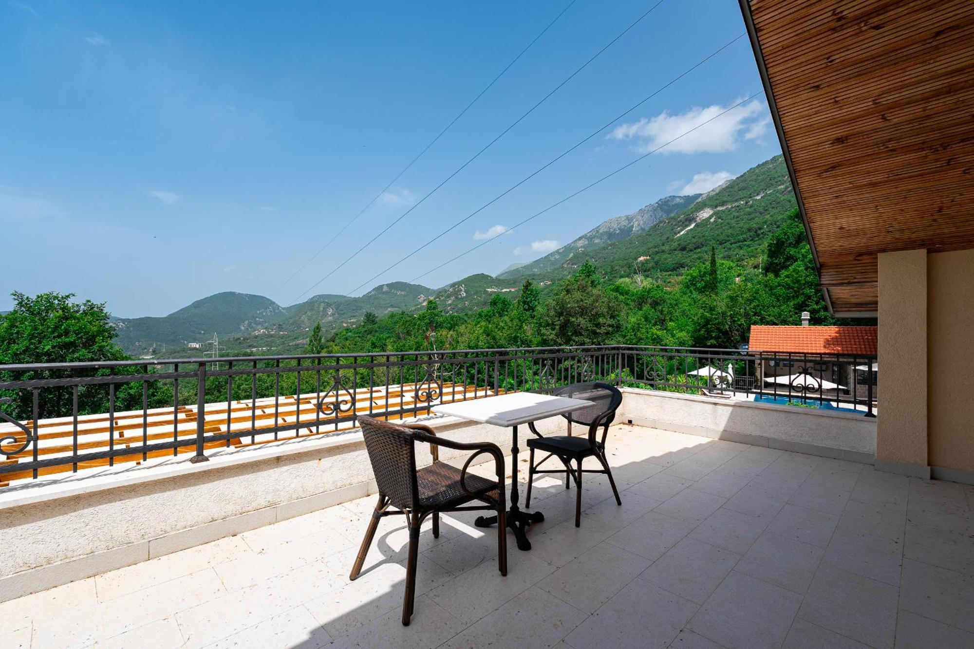 Sunset & Sunrise Villas In Stanisici-Two Villas With Common Pool Budva Dış mekan fotoğraf